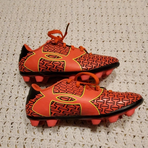 🎉Host Pick🎉 Under Armour, Little Girl rubber cleats. Sz 13 - Picture 2 of 6